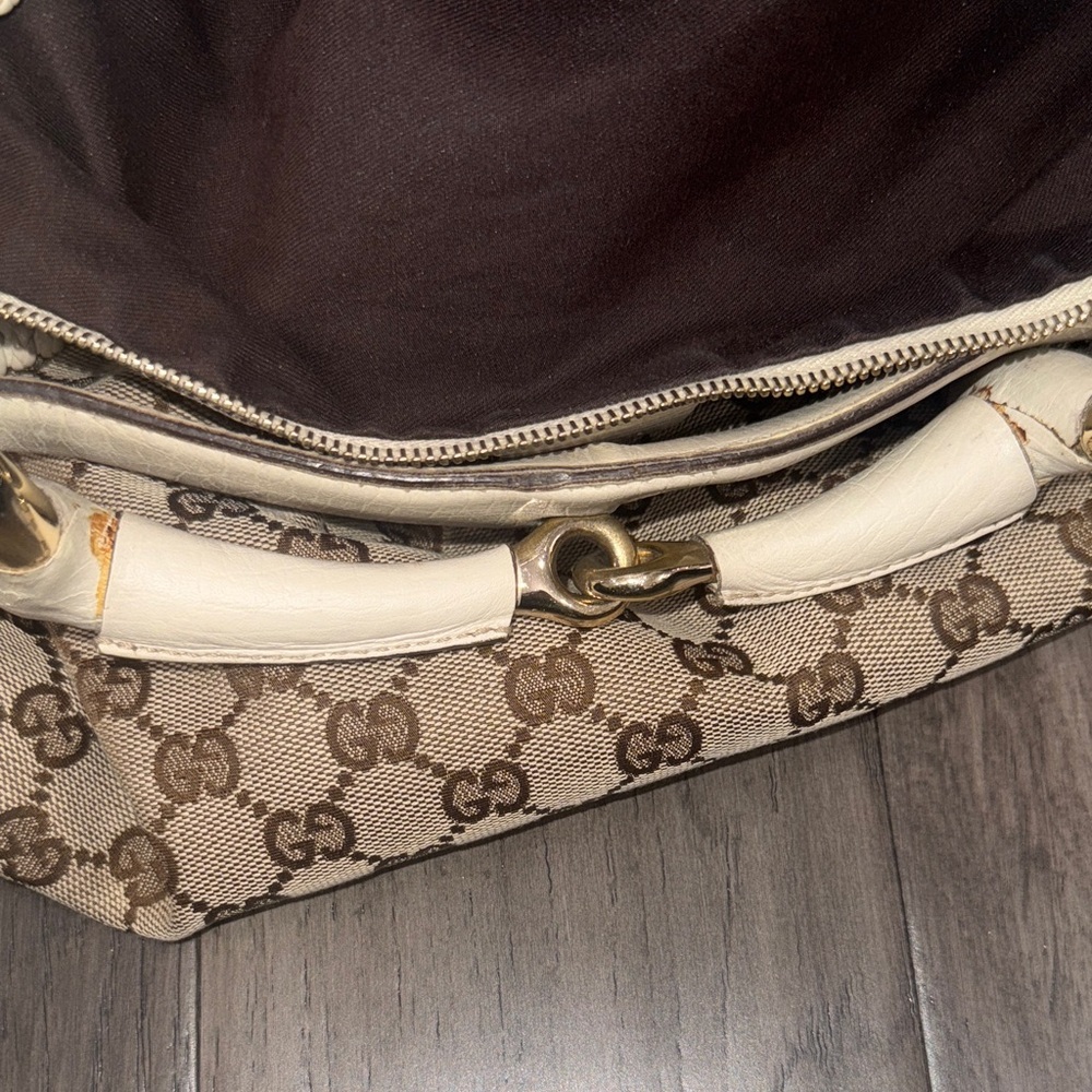 Gucci Tan ivory GG canvas Monogram horsebit large hobo bag with gold hardware - Picture 15 of 16